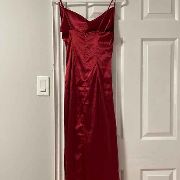 Burgundy slit dress - Picture 3 of 3